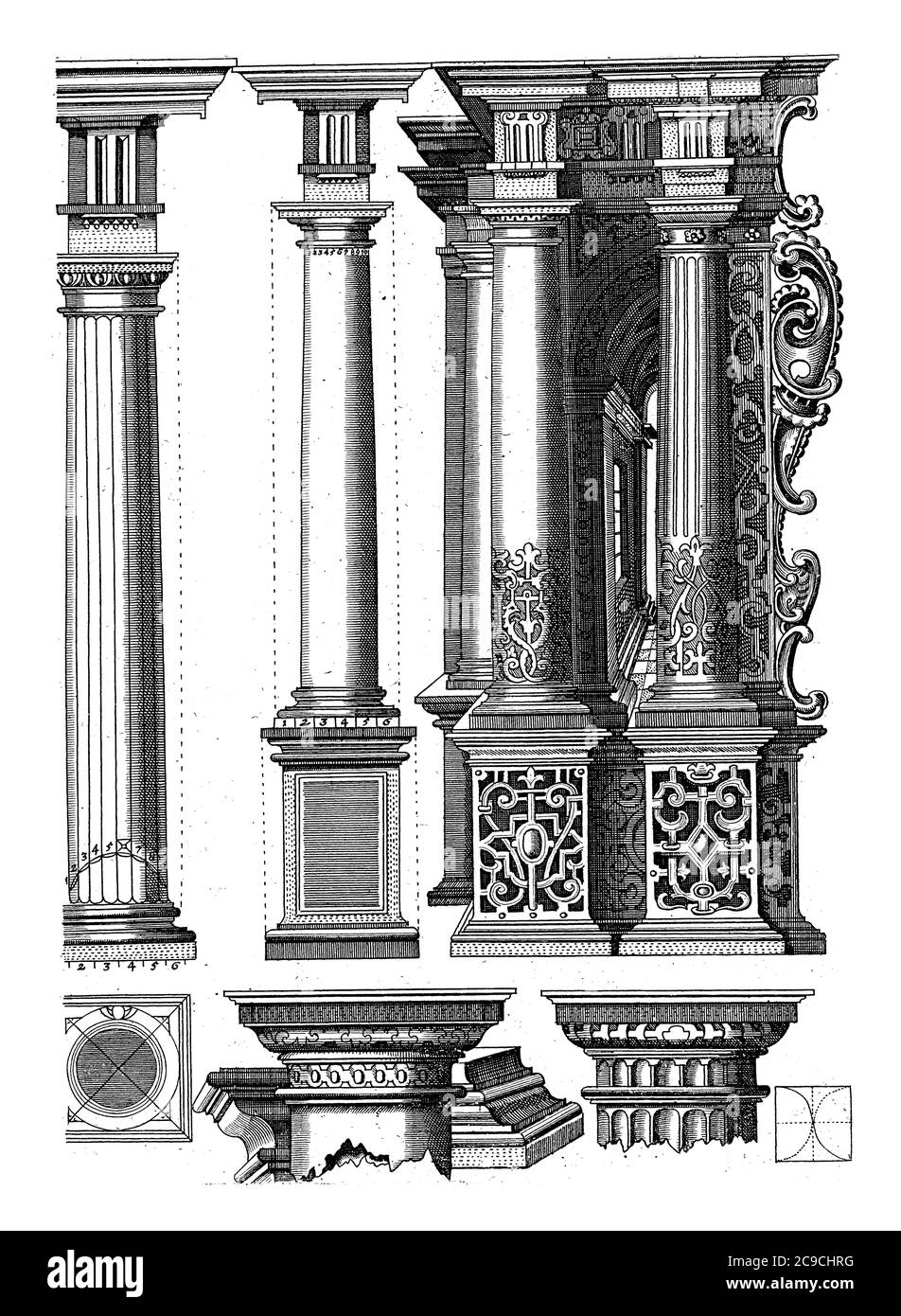 Vier Beispiele von Säulen der dorischen Ordnung. Drei Säulen stehen auf einem Fuß. Zwei Säulen mit Flöten. Unten eine Basis, zwei Kapitelle usw., Jahrgang Stockfoto