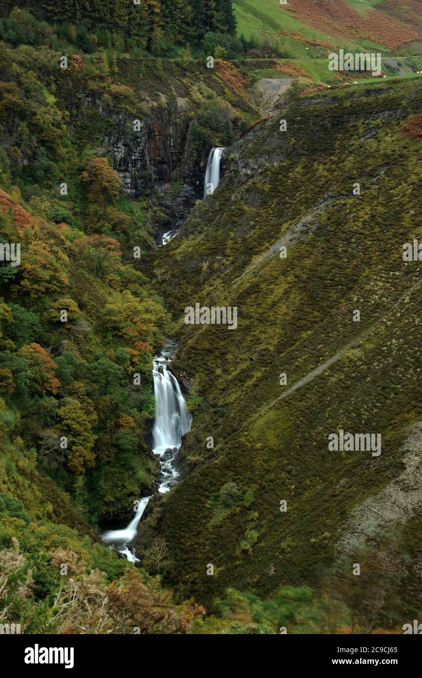 Ffrwd Fawr und der nächste Fall auf der Afon Twymyn. Stockfoto