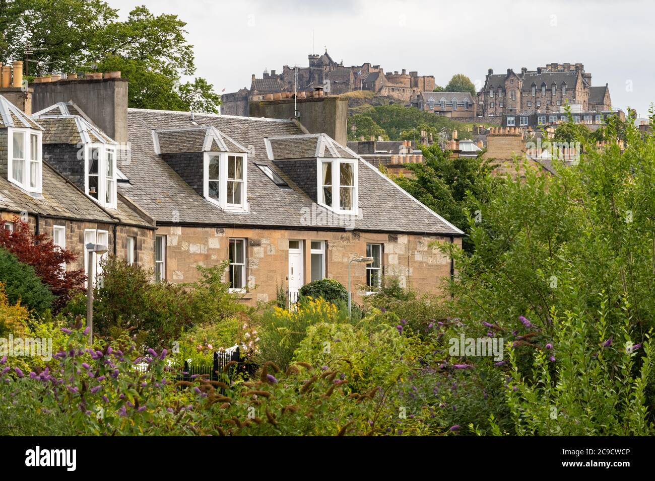 Stockbridge Colonies - wünschenswerte traditionelle Steinimmobilien in Stockbridge, einem Vorort von Edinburgh, Schottland, Großbritannien Stockfoto