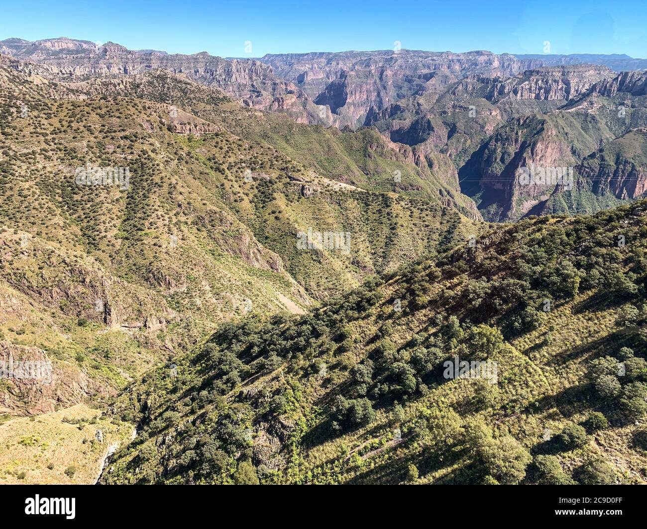 Divisadero, Copper Canyon, Chihuahua, Mexiko. Landschaftlich reizvoller Blick von der Gondel. Stockfoto