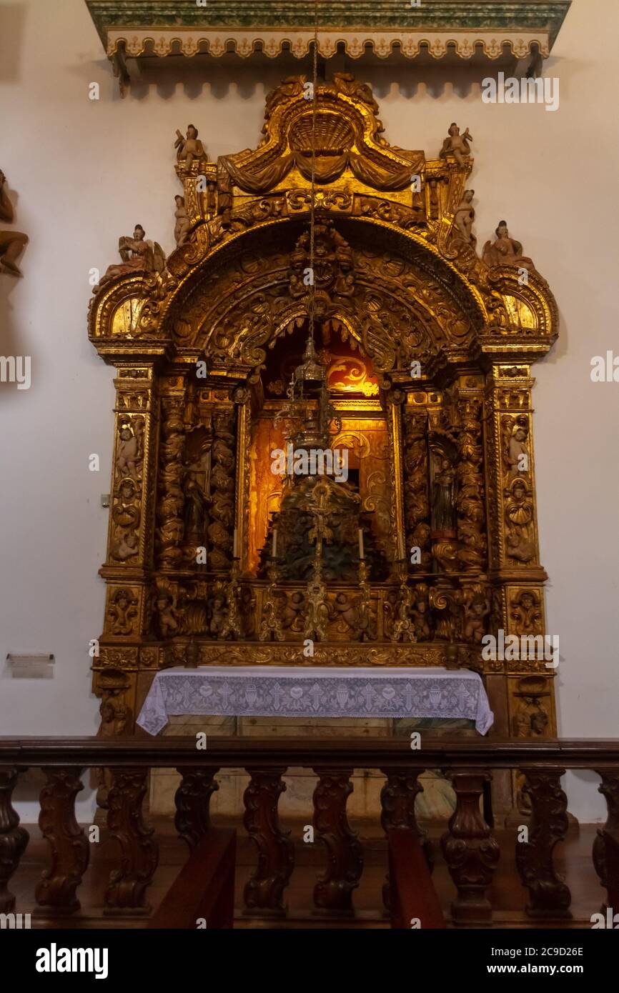 Innenraum der alten Mutterkirche in Tiradentes Stockfoto