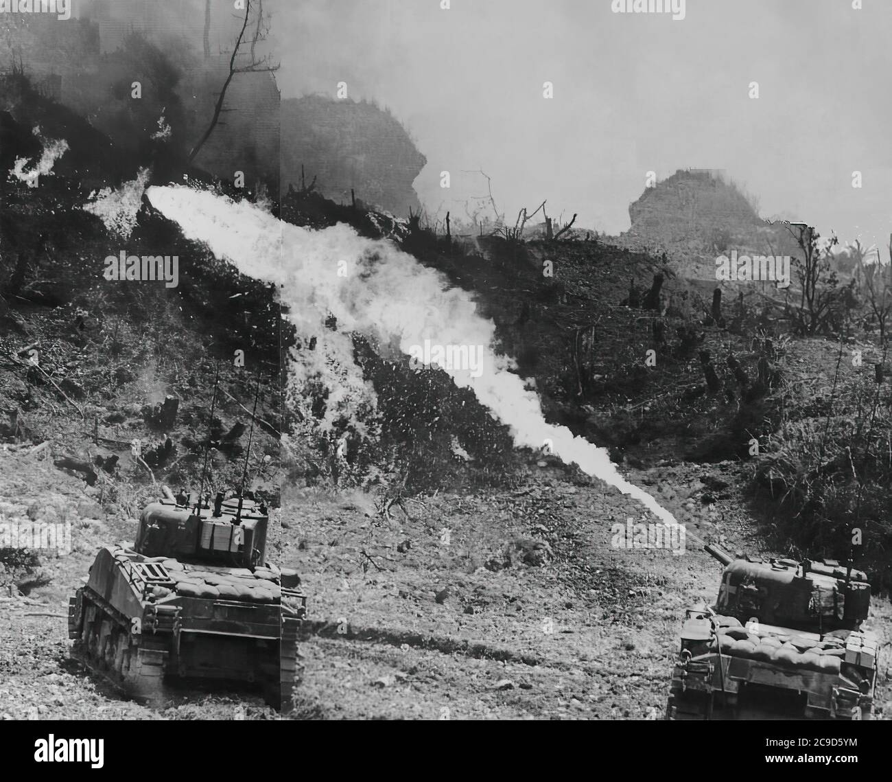 Die blutige und lange Schlacht von OKINAWA in Japan im Jahr 1945. Die Schlacht war eine der blutigsten im PazifikDie blutige und lange Schlacht von OKINAWA in Japan im Jahr 1945. Die Schlacht war eine der blutigsten im Pazifik Stockfoto