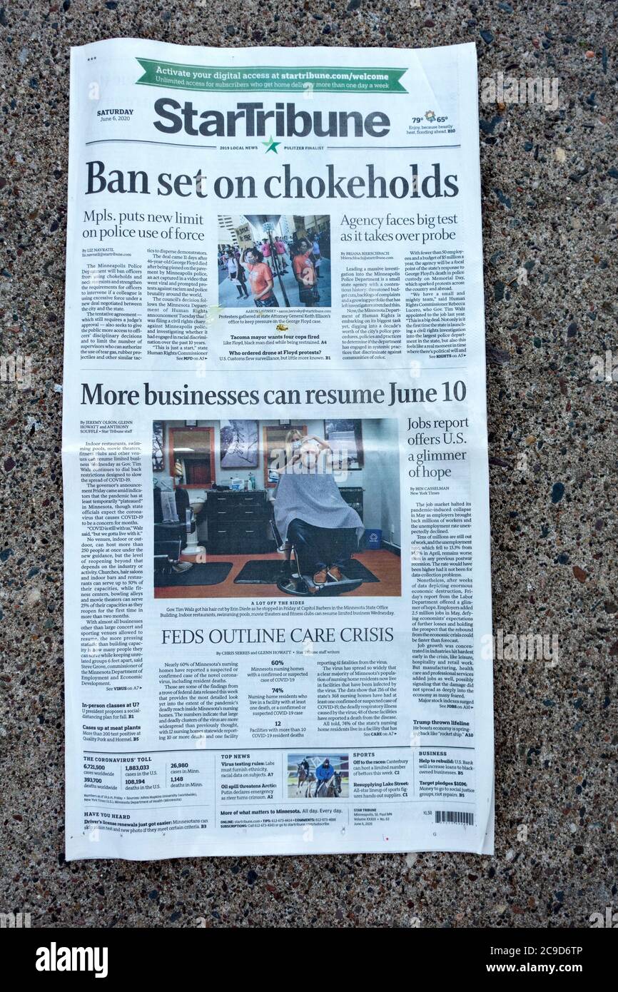 StarTribune Schlagzeile ist über das Verbot der Polizei Gebrauch von Würgegriff, nachdem die Polizei George Floyd mit einem Würgegriff tötete. St. Paul Minnesota, USA Stockfoto