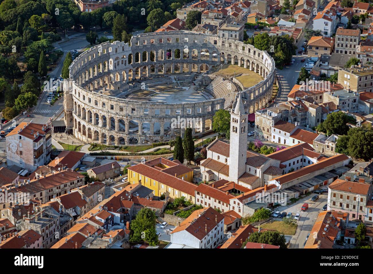 Luftaufnahme, Pula mit römischem Amphitheater, Istrien, Kroatien Stockfoto