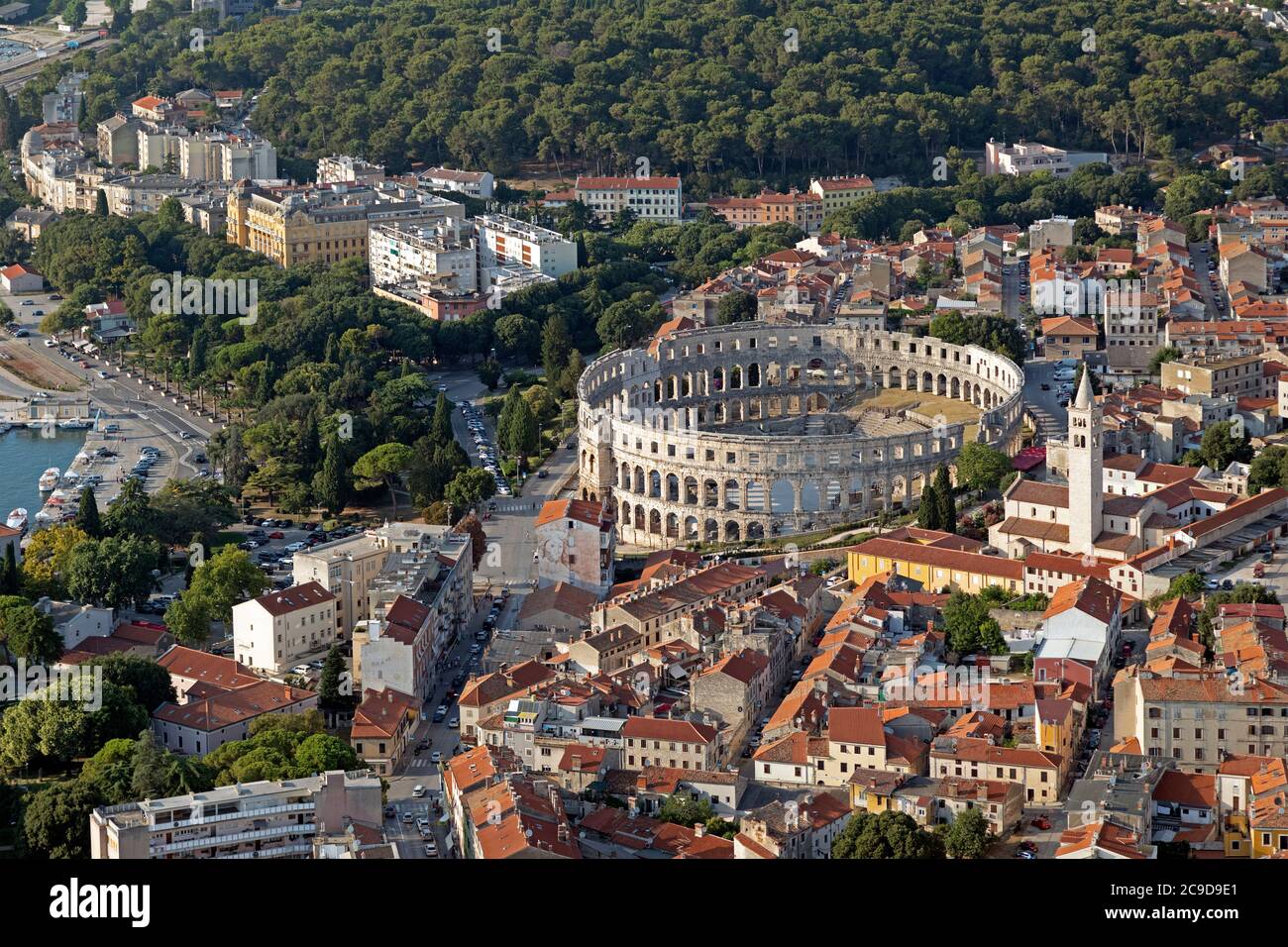 Luftaufnahme, Pula mit römischem Amphitheater, Istrien, Kroatien Stockfoto