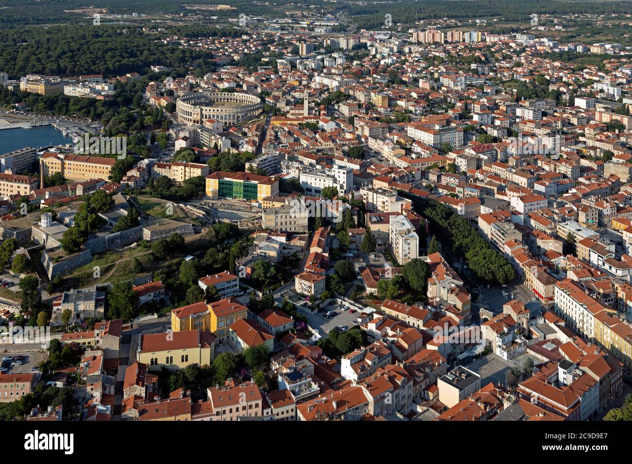 Luftaufnahme, Pula mit römischem Amphitheater, Istrien, Kroatien Stockfoto