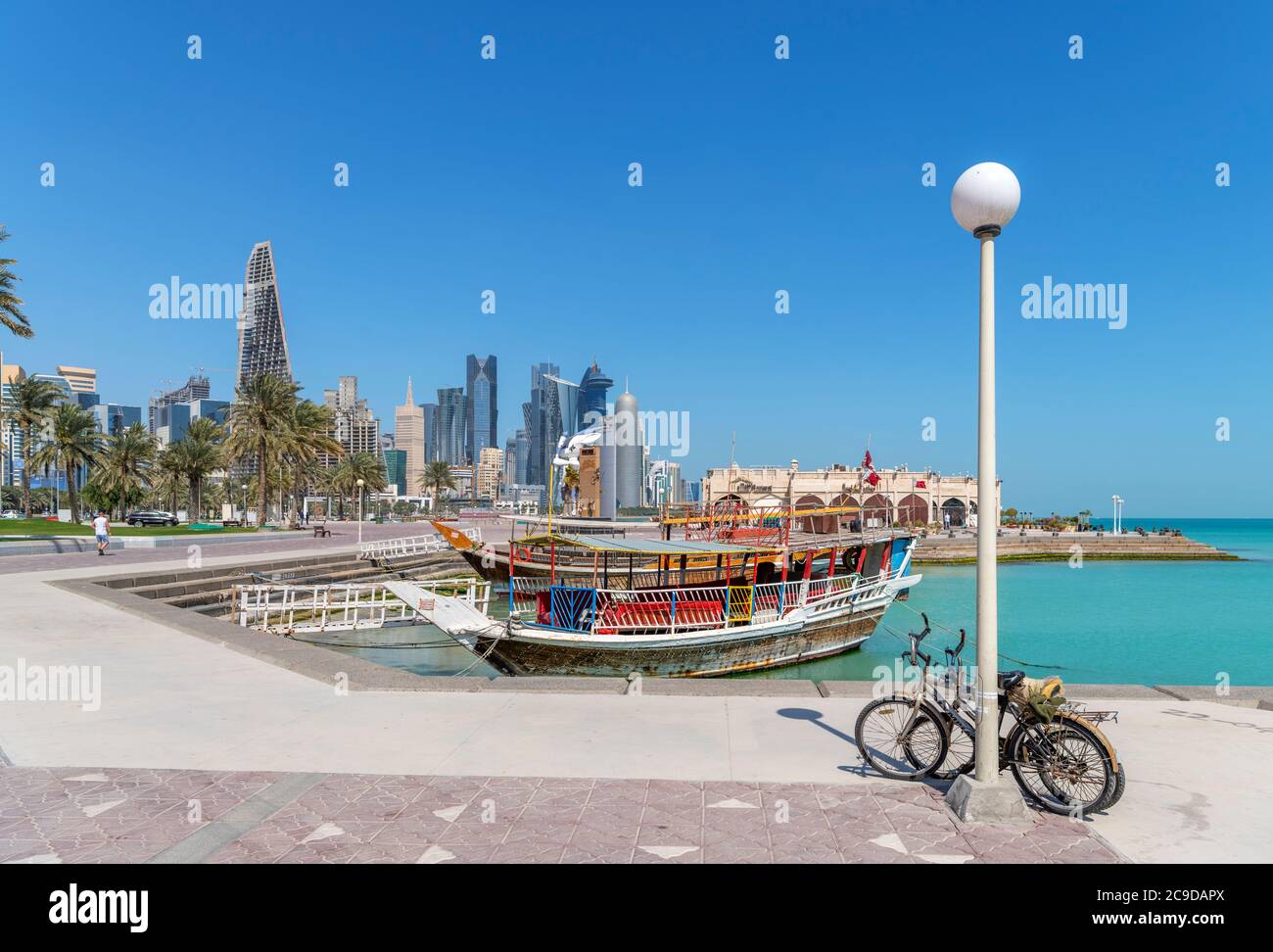 Die Skyline des West Bay Central Business District von Corniche, Doha, Katar, Naher Osten Stockfoto
