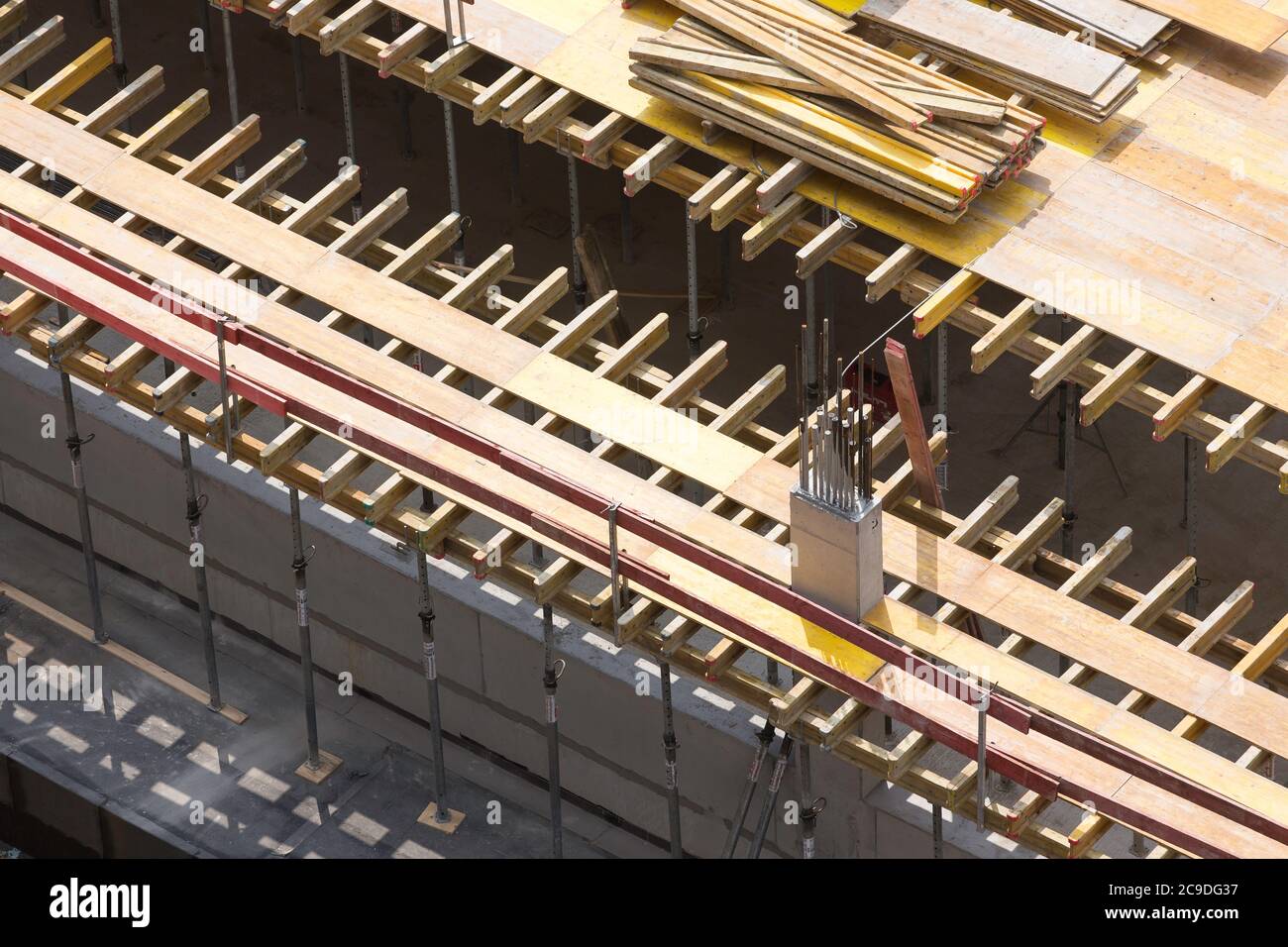 Luftaufnahme der Deckenschalung auf der Baustelle Stockfoto