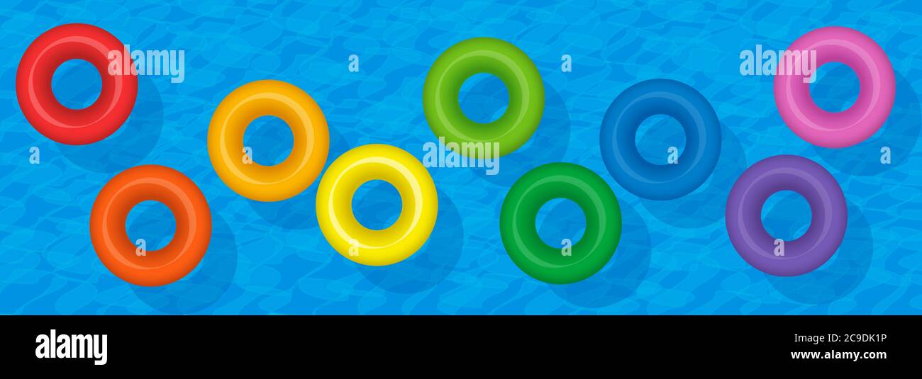 Bunte Schwimmringe, aufblasbare Wasserschläuche, regenbogenfarbene Set von schwimmenden Kunststoff-Donuts auf blauem Wasser, Symbol für Gruppenreisen Spaß. Stockfoto