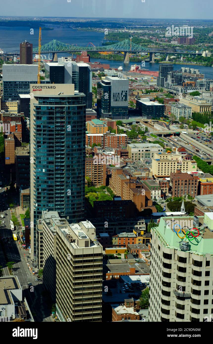 Eine Reihe bekannter und berühmter Gebäude aus der Skyline von Montreal, vom Place Ville Marie aus gesehen Stockfoto