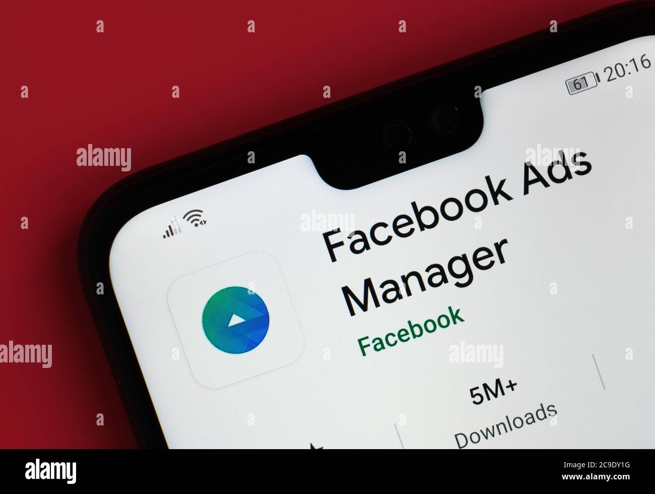 Stone / Großbritannien - Juli 30 2020: Facebook Ads Manager App auf der Ecke des Mobiltelefons gesehen. Stockfoto