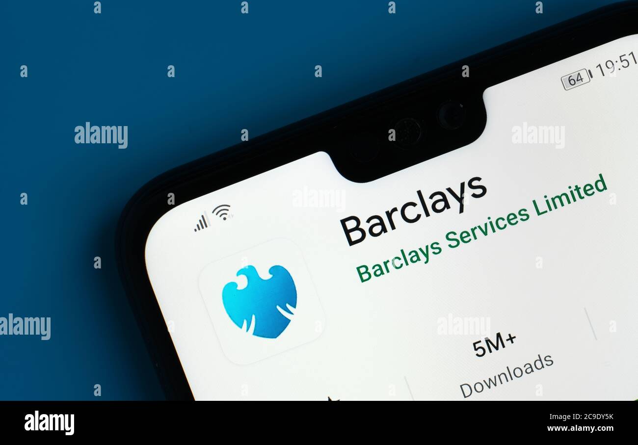 Stone / Großbritannien - Juli 30 2020: Barclays App auf der Ecke des Mobiltelefons gesehen. Stockfoto