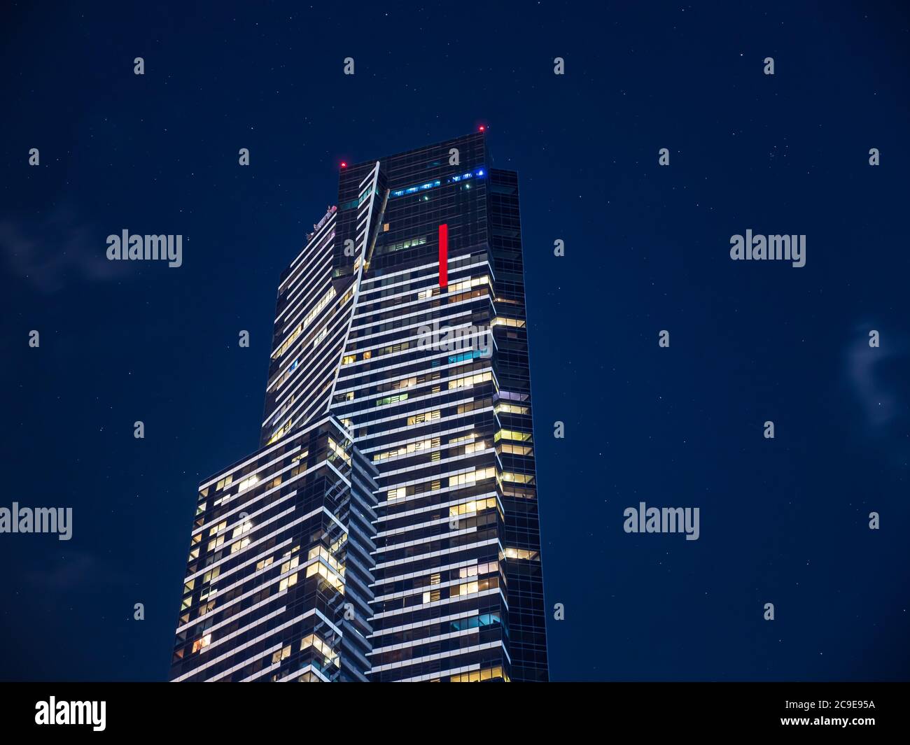 Eureka Gebäude bei Nacht. Klarer Himmel, Lichter an. Einige Sterne am Himmel. Nützlich, um moderne Wohn-oder Wohnung Wohn-Leben zu veranschaulichen. Melbourne. Stockfoto