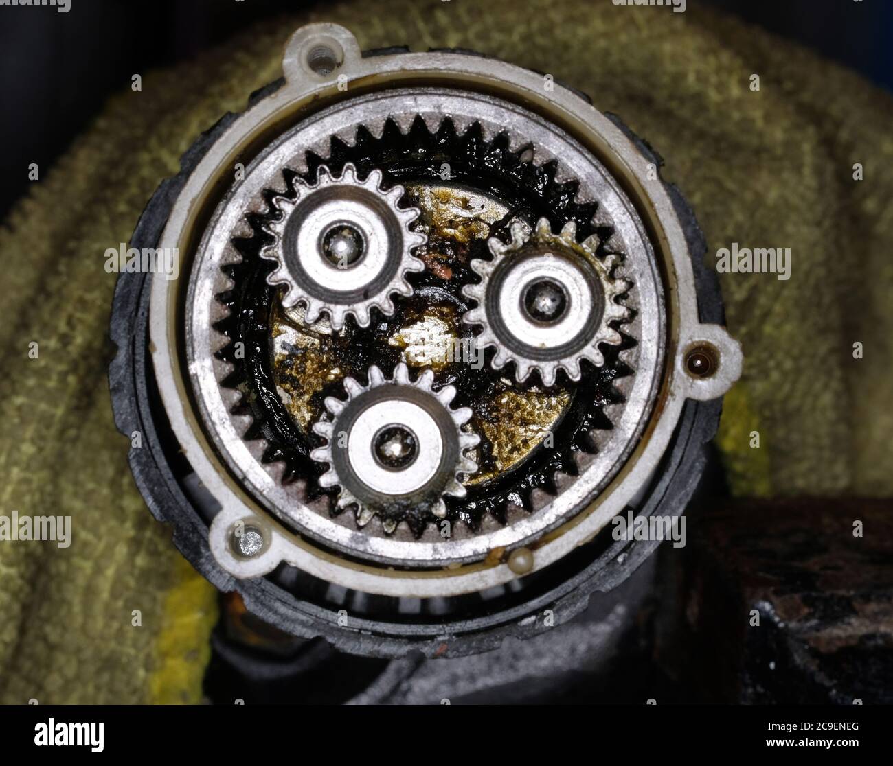 Kleine Zahnräder und Hohlrad im Detail. Stockfoto