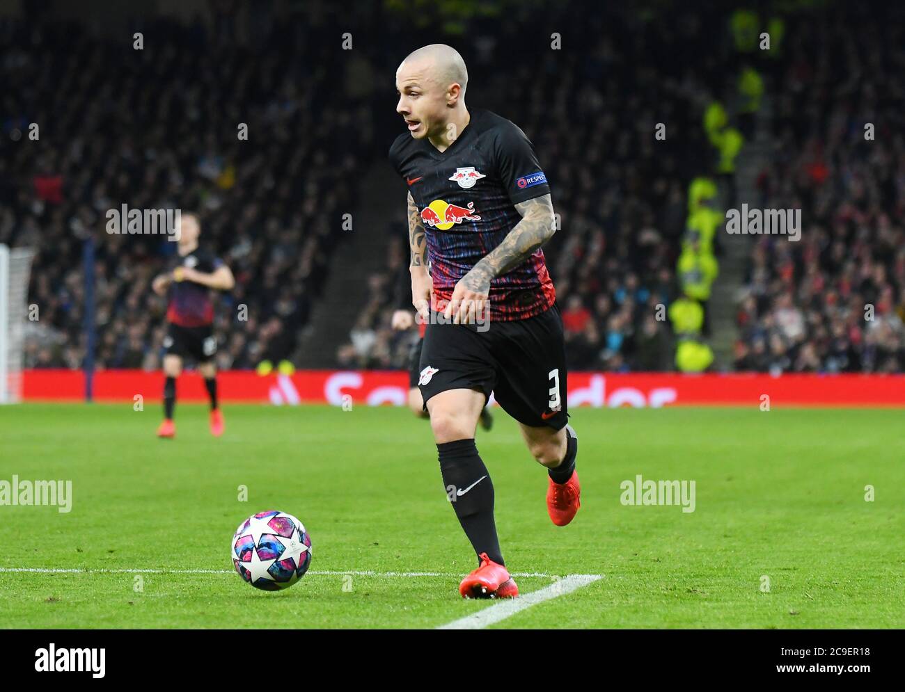 LONDON, ENGLAND - 19. FEBRUAR 2020: Angelino von Leipzig während der ersten Etappe der UEFA Champions League Runde von 16 zwischen Tottenham Hotspur FC und RB Leipzig 2019/20 im Tottenham Hotspur Stadion. Stockfoto