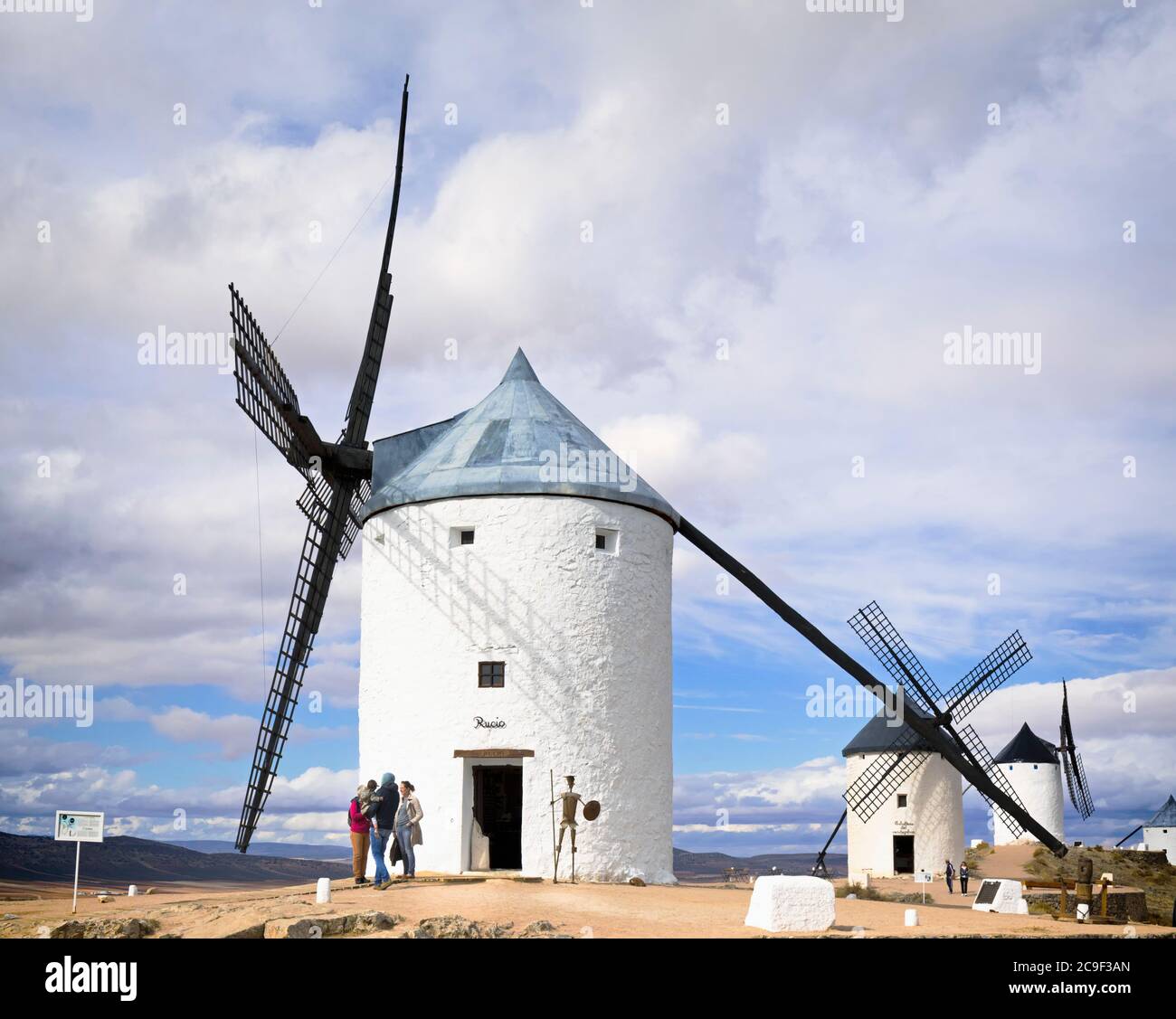 Windmühlen, Consuegra, Provinz Toledo, Kastilien-La Mancha, Spanien. Stockfoto