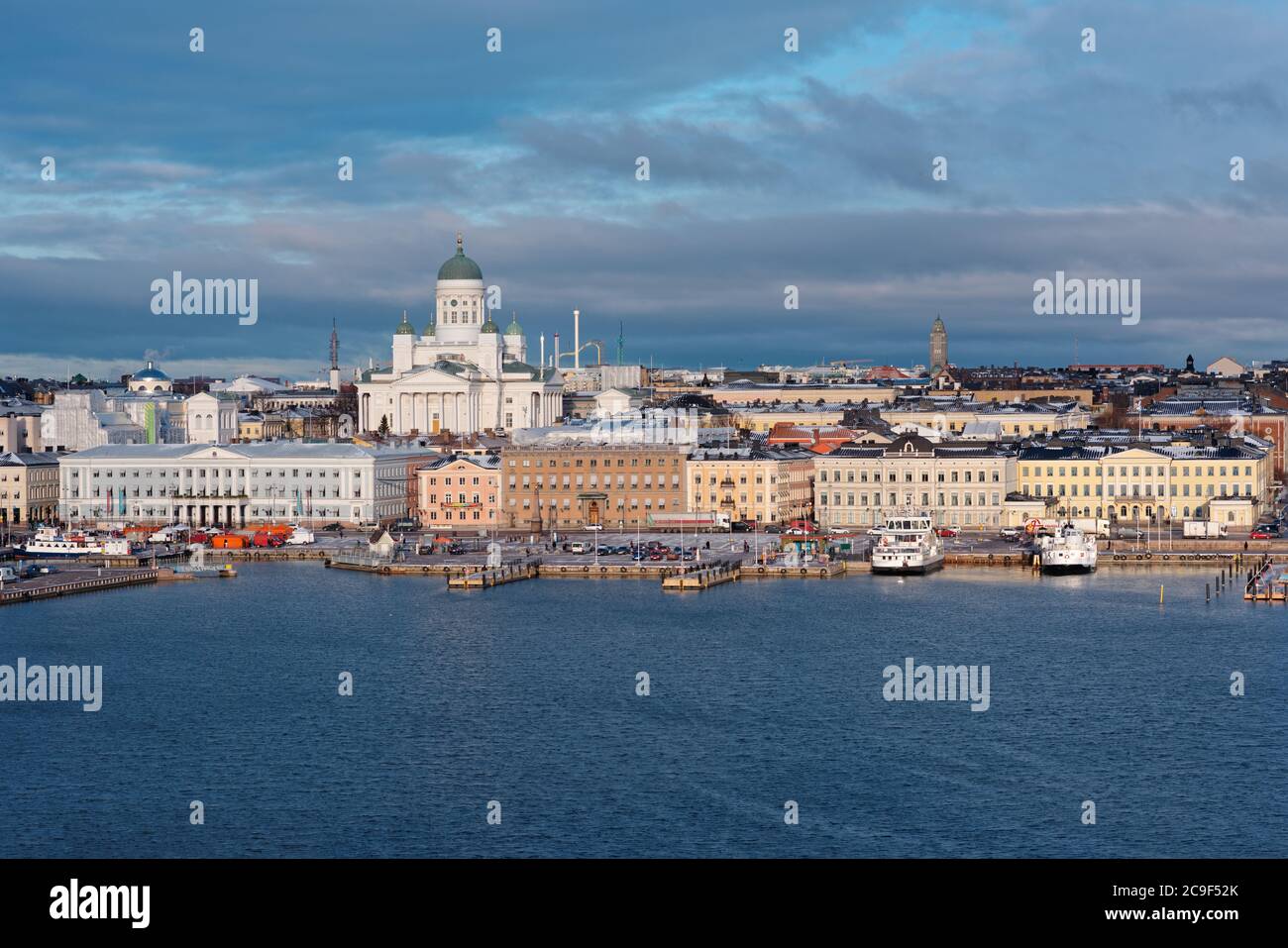 Stadtbild von Helsinki, der Hauptstadt Finnlands. Luftaufnahme Stockfoto