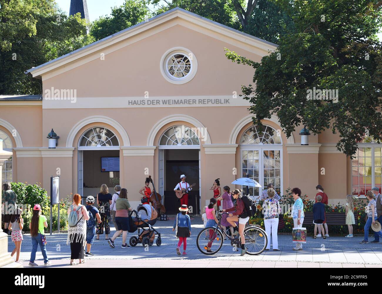 Weimarer republik musik -Fotos und -Bildmaterial in hoher Auflösung – Alamy