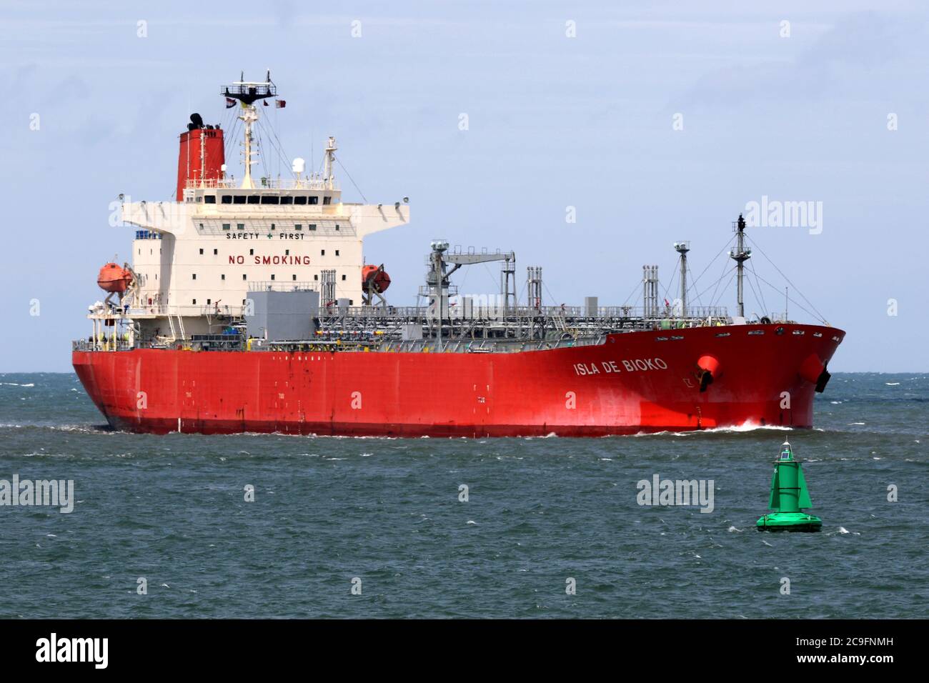 Der Tanker Isla de Bioko wird am 3. Juli 2020 den Hafen von Rotterdam erreichen. Stockfoto