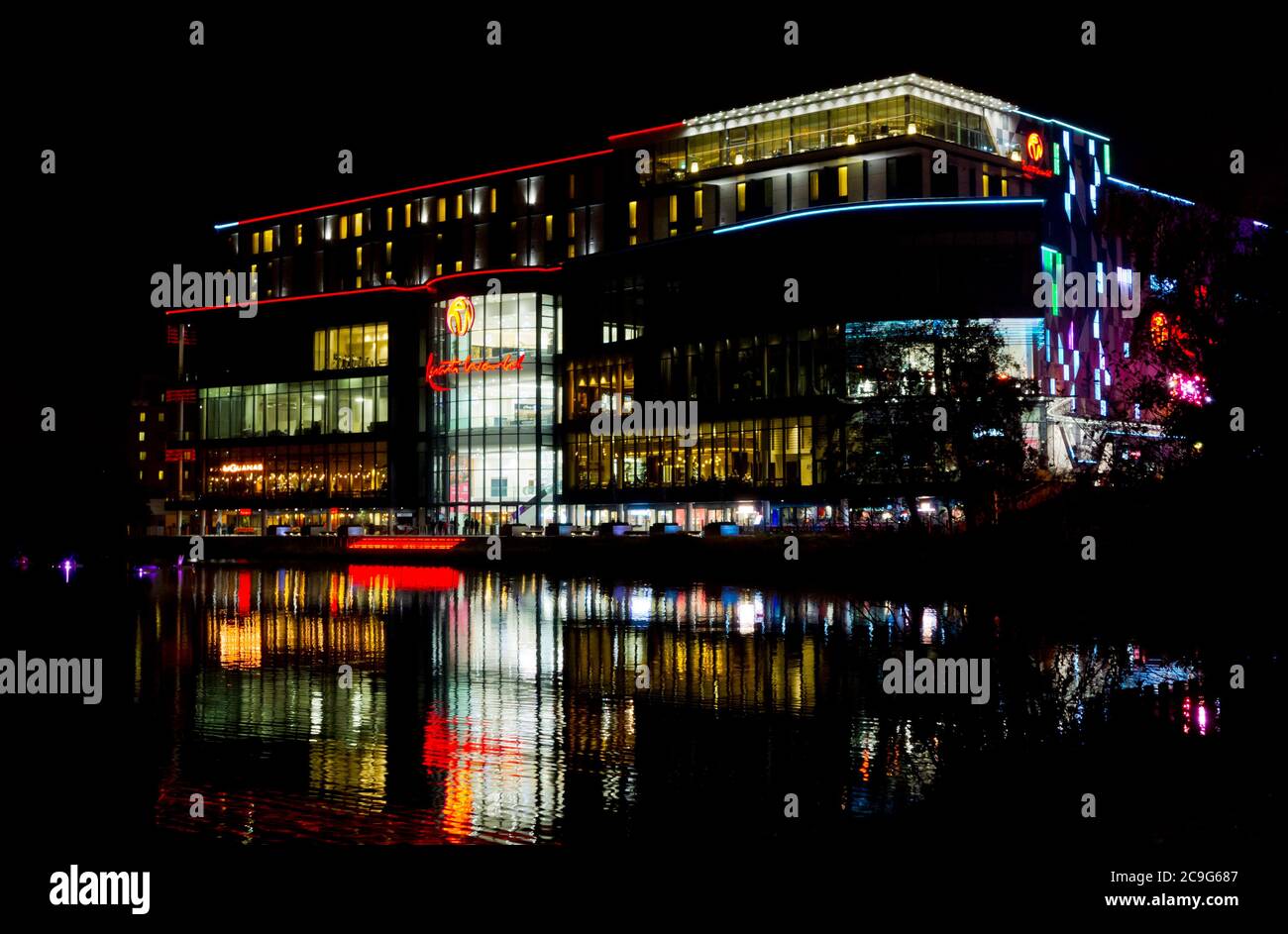 Nachtansicht der Resorts World Arena im National Exhibition Centre in Birmingham England eine Indoor-Unterhaltung mit 16000 Sitzplätzen. Stockfoto