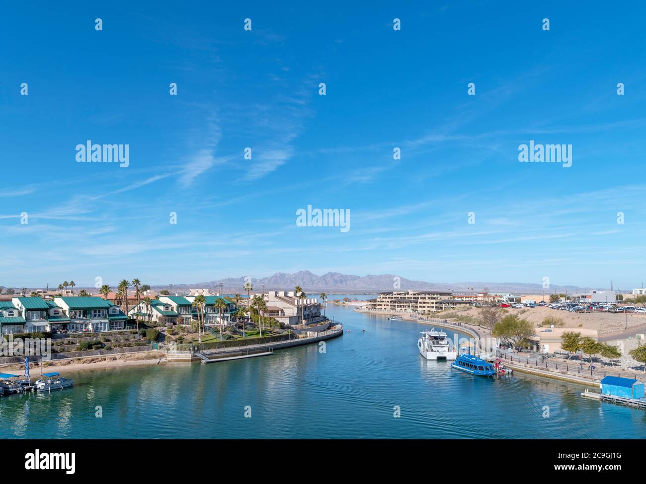 Blick über Lake Havasu City von London Bridge, Lake Havasu, Arizona, USA Stockfoto