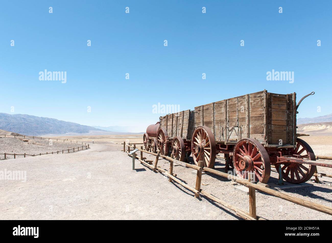 Wüste, historische Borax Mine, 20 Maultierteamauto, Harmony Borax Werke, Death Valley National Park, Kalifornien, USA Stockfoto