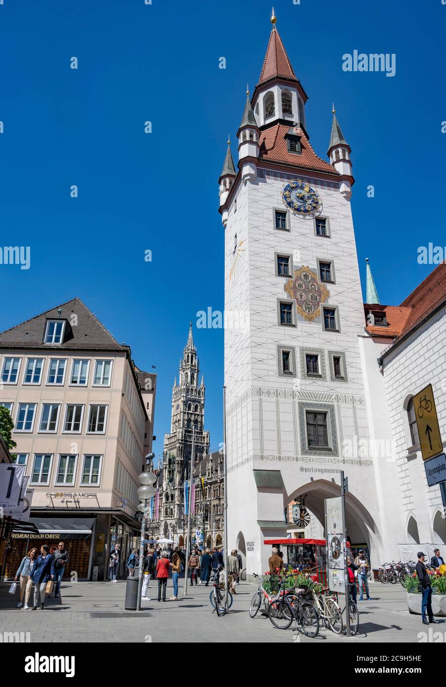 Altes Rathaus, Turm mit Spielzeugmuseum, neues Rathaus hinter, München, Bayern, Deutschland Stockfoto