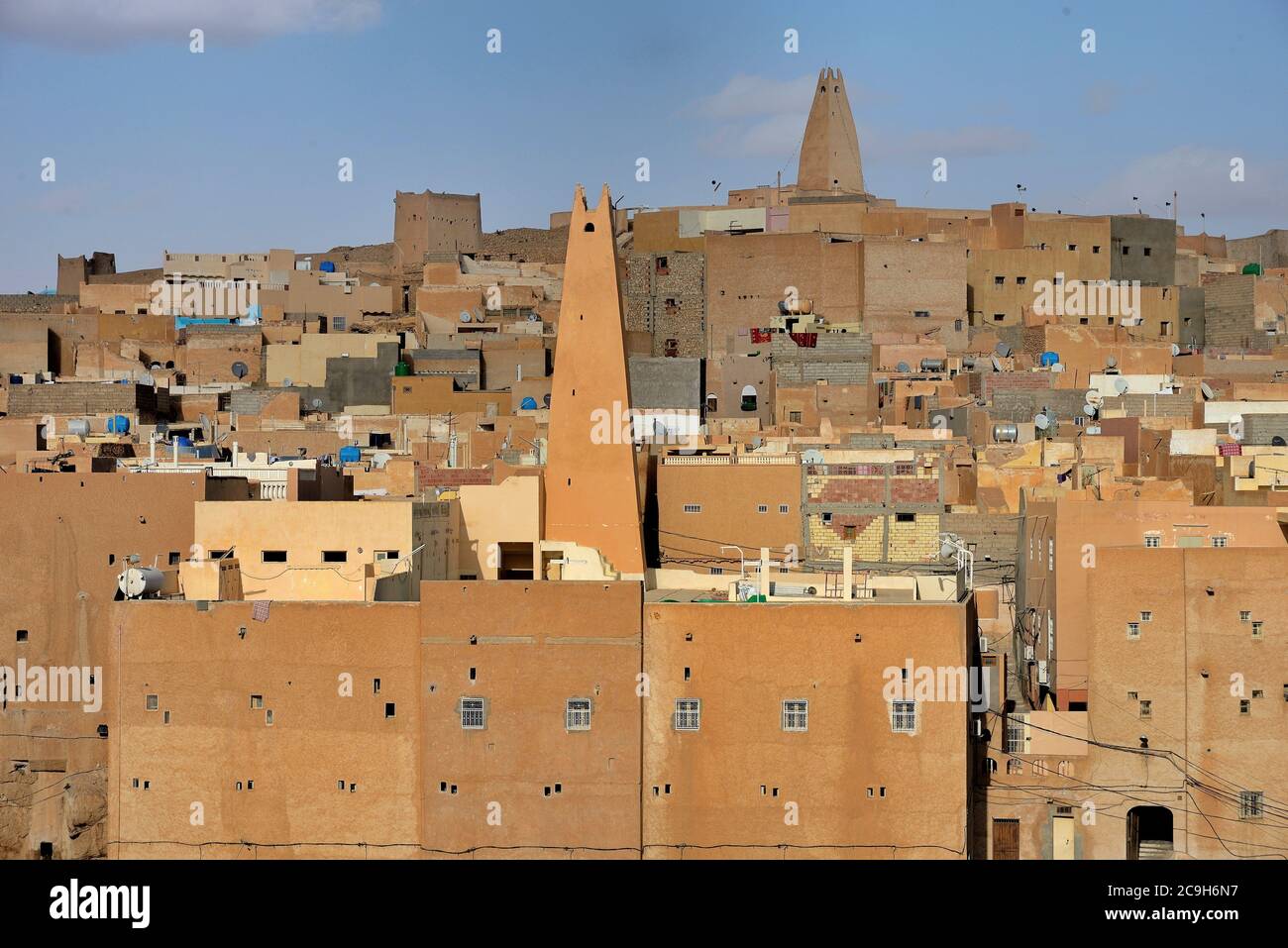 GHARDAIA, ALGERIEN. M' ZAB OASE, HÜGELSTADT DES mozabitischen Stammes der Ibadi Religion. Stockfoto