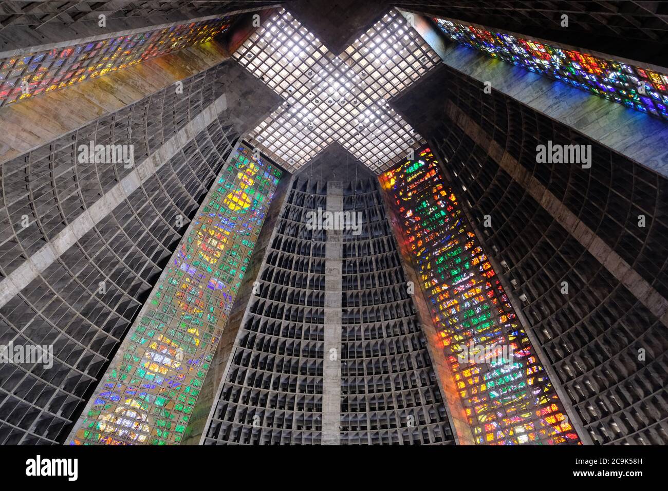 Brasilien Rio de Janeiro - Metropolitan Cathedral of Saint Sebastian - Catedral Metropolitana interior Stockfoto