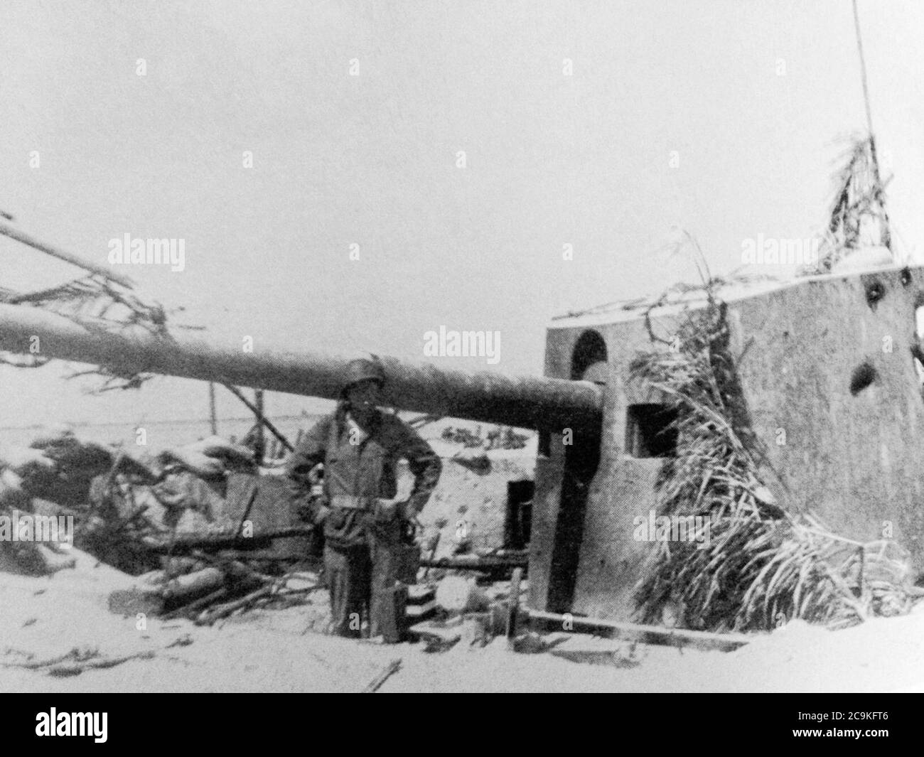Japanische 14 cm Kanonen auf Tarawa, Pazifischer Ozean, 1943, 2. Weltkrieg. Stockfoto