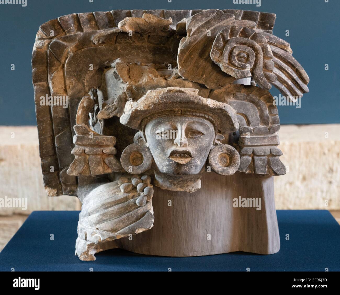 Ein Keramikbild aus den Ruinen der Zapoteschen Stadt Atzompa im Museo Comunitario Santa Maria Atzompa, Oaxaca, Mexiko. Stockfoto