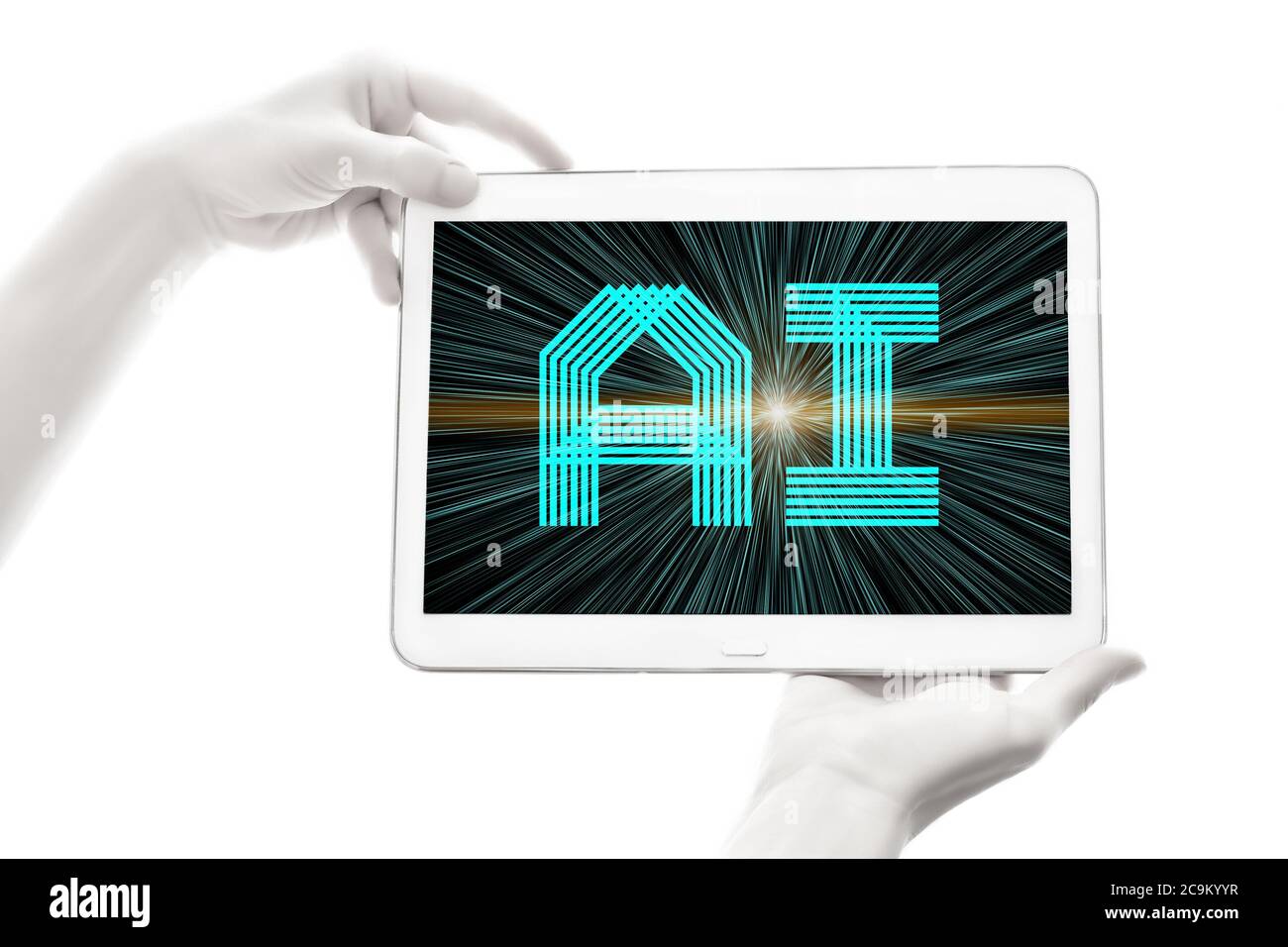 Die bionischen Hände halten elektronischen Gerät auf weißem Hintergrund. Künstliche Intelligenz futuristisches Konzept Stockfoto