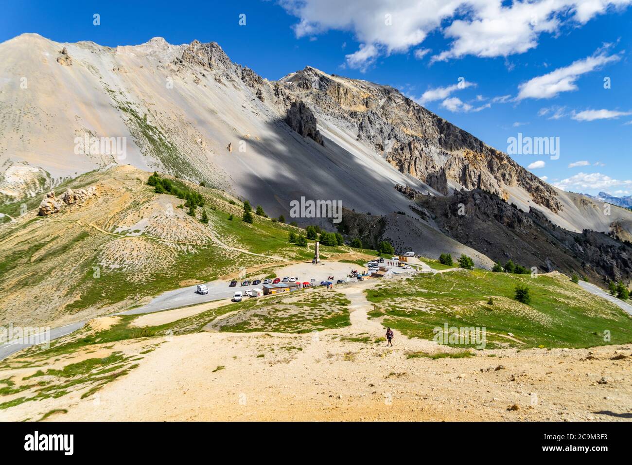 Der Gipfel des Col d'Izoard (2360 m), ein Pass, der Briancon im Norden mit dem Guil-Tal in Queyras, Frankreich, verbindet Stockfoto