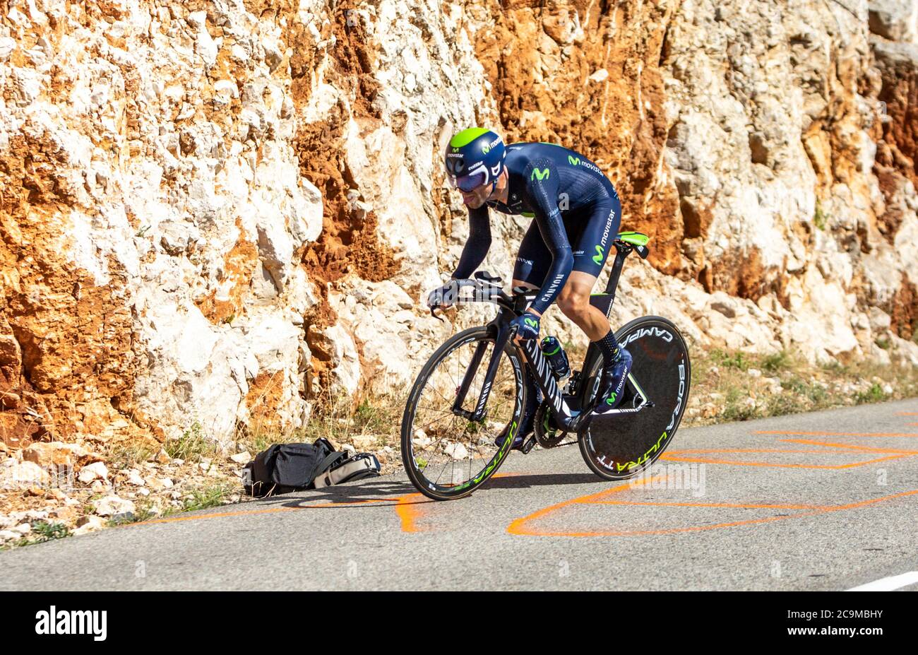 Col du Serre de Tourre, Frankreich - Juli 15,2016: Der spanische Radfahrer Alejandro Valverde vom Movistar Team fährt während einer individuellen Zeitfahrphase in Stockfoto