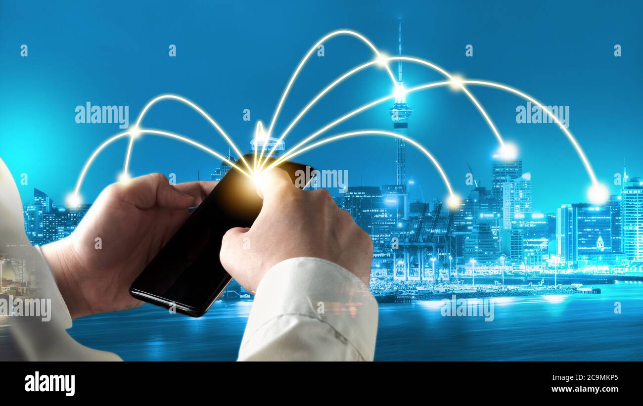 Moderne kreative Telekommunikation und Internet-Netzwerk verbinden in Smart City. Stockfoto