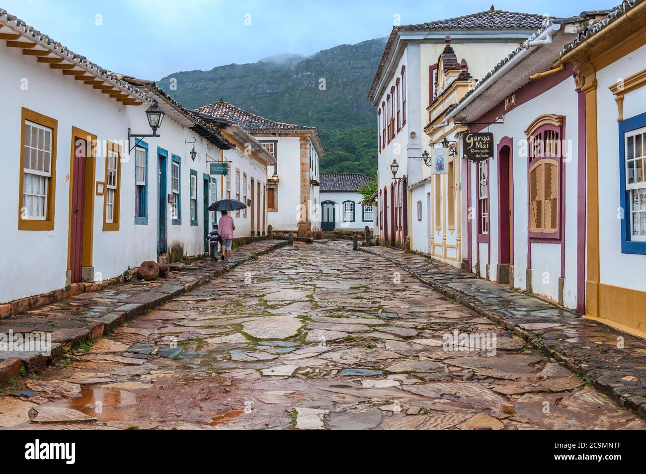 Rua Direita, gepflasterten Straße, Tiradentes, Minas Gerais, Brasilien Stockfoto