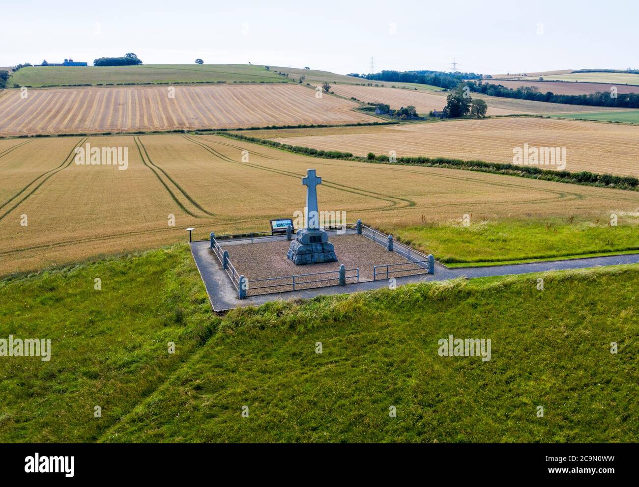 Granitsteinkreuz auf Branxton Hill, Northumberland zum Gedenken an die Gefallenen bei der Schlacht von Flodden Field am 9. September 1513. Stockfoto