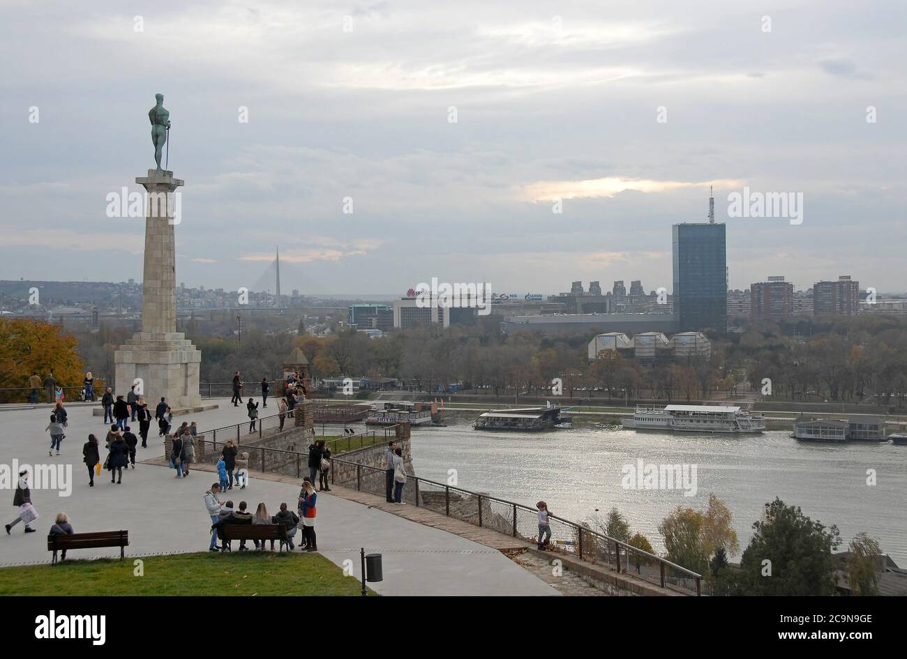 Belgrad in Serbien. Pobednik oder der Victor ist ein Siegesdenkmal im Kalemagdan Park in der Nähe der Festung Belgrad. Stockfoto