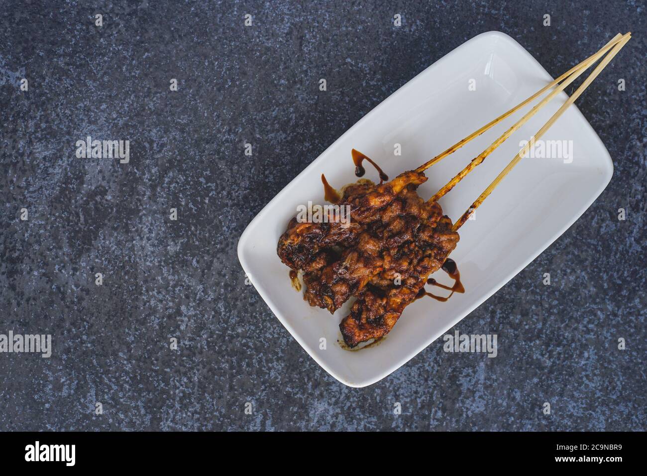 Chicken Satay, ein traditionelles indonesisches Essen. Stockfoto