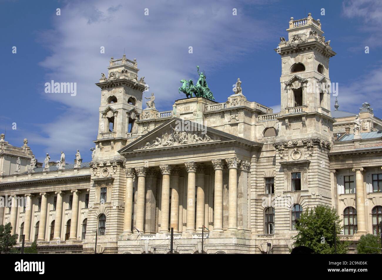 Ungarisches Museum für Völkerkunde an der Kossuth tér in Budapest. Stockfoto