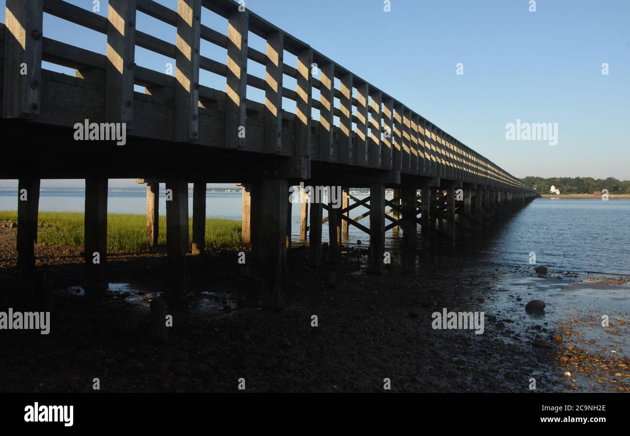 Frühmorgendliche Stunden an der Powder Point Brücke in Duxbury. Stockfoto