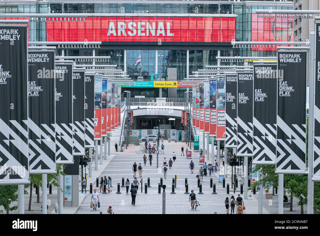 WEMBLEY LONDON, Großbritannien - 1. August 2020 BLICK auf das Olympiastadion Wembley im Vorfeld des Heads Up FA Cup Finales zwischen Arsenal und Chelsea. Das diesjährige Finale, das traditionell im Mai stattfindet, musste verschoben werden und wird hinter verschlossenen Türen stattfinden, ohne dass Unterstützer die Verbreitung des Covid-19-Coronavirus aufhalten dürfen. Es wird das erste „Fanless FA Cup Final“ sein. Kredit: amer ghazzal/Alamy Live Nachrichten Stockfoto