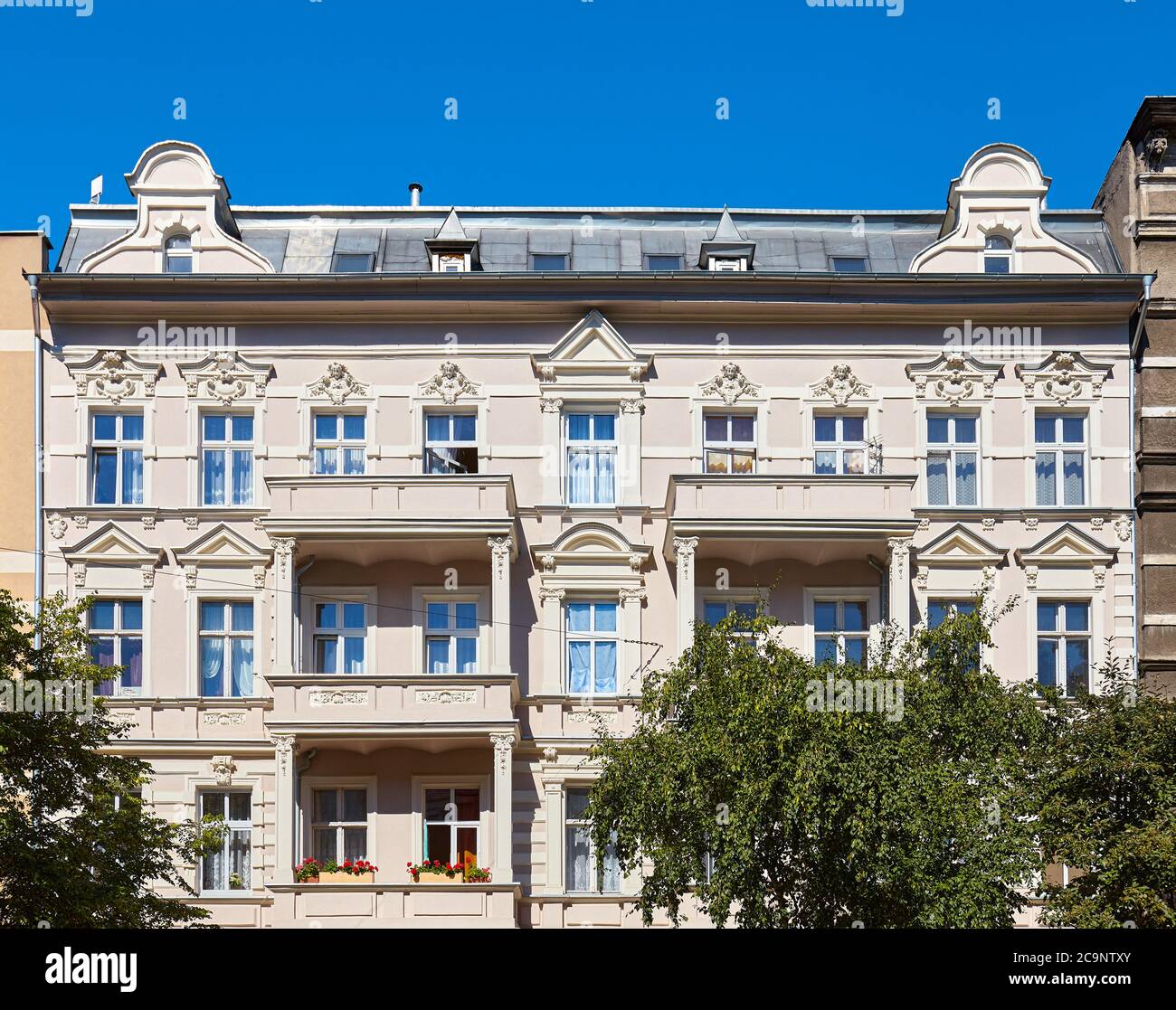 Alte Mietshäuser in der Slaska Straße in Stettin, Polen. Stockfoto