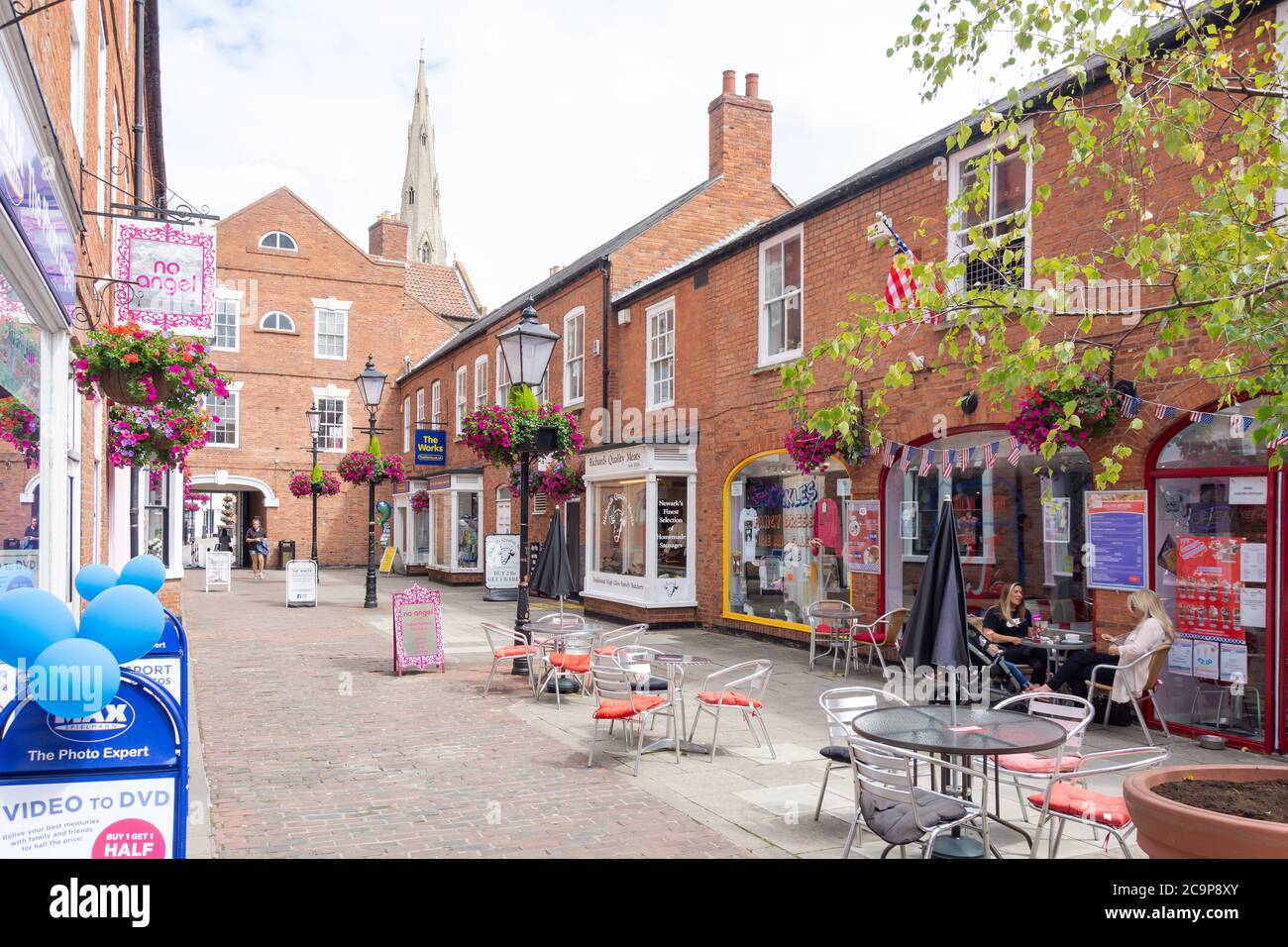 Fußgängerzone Clinton Arms Court, Newark-on-Trent, Nottinghamshire, England, Vereinigtes Königreich Stockfoto