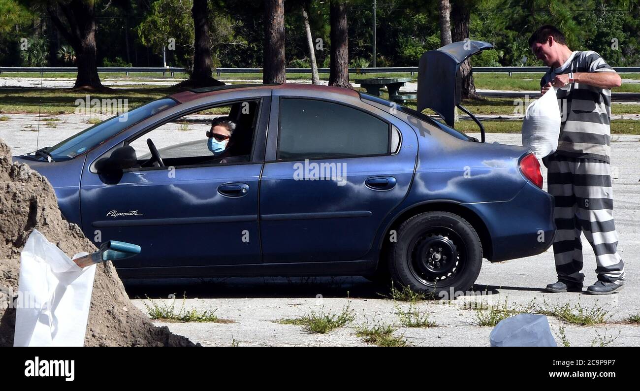 Mask jail pandemic Fotos und Bildmaterial in hoher Auflösung Alamy