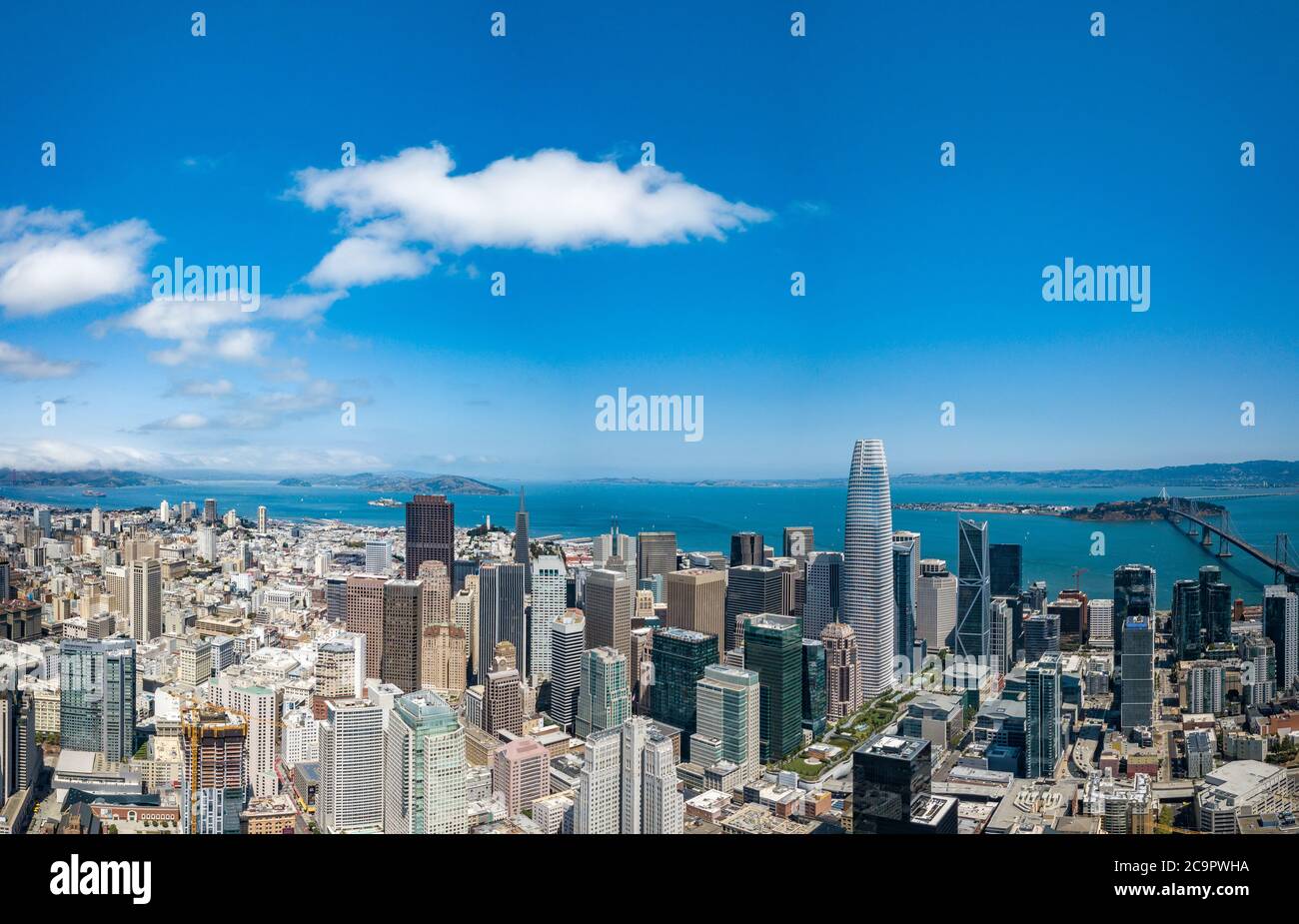 San Francisco Stadtbild an einem sonnigen Tag mit Bucht Brücke sichtbar Stockfoto