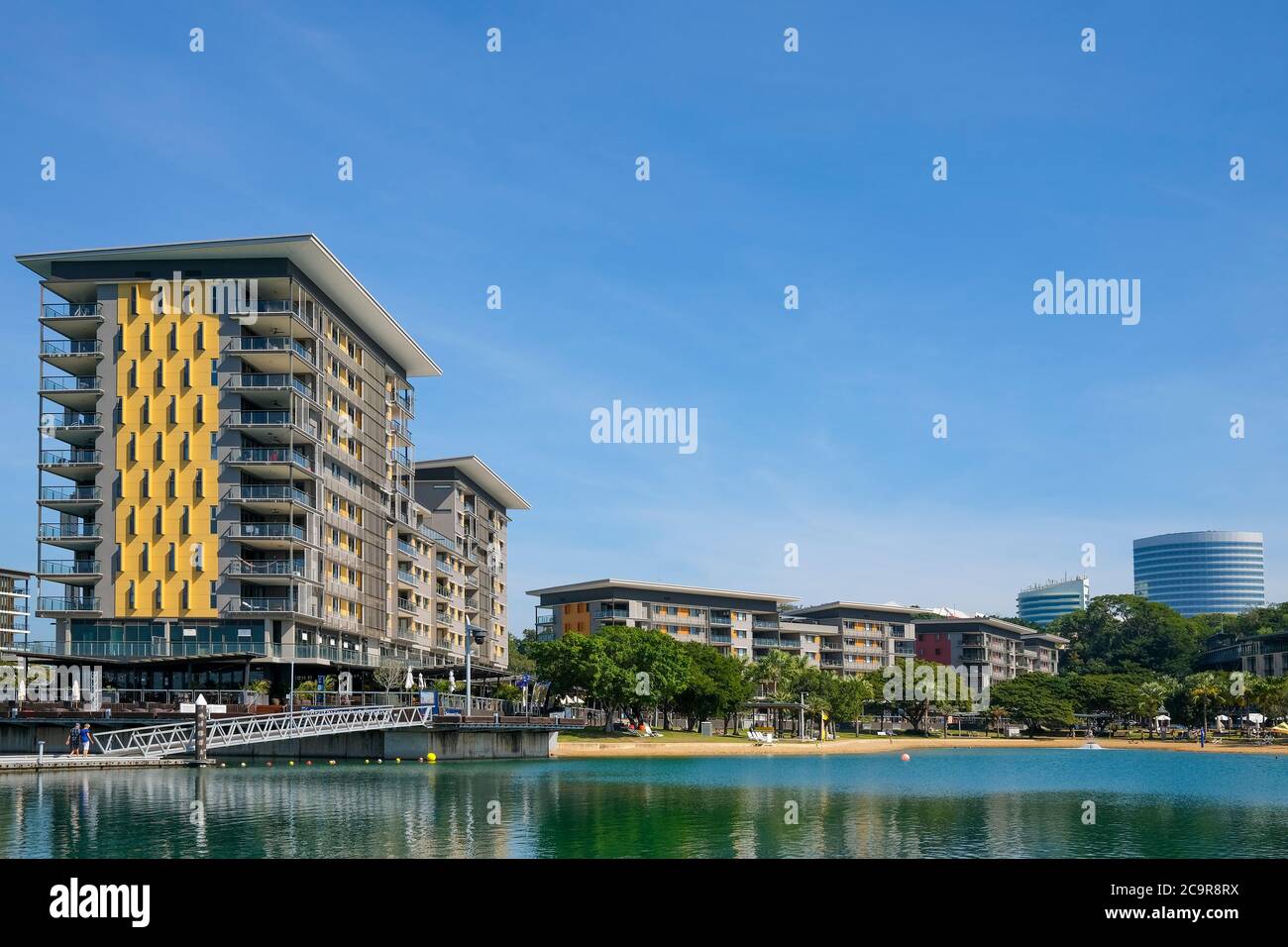 Darwins einzige von Menschen gemachte Strandlagune, die Recreation Lagoon, an der Darwin Waterfront in Darwin, Northern Territory, Australien Stockfoto
