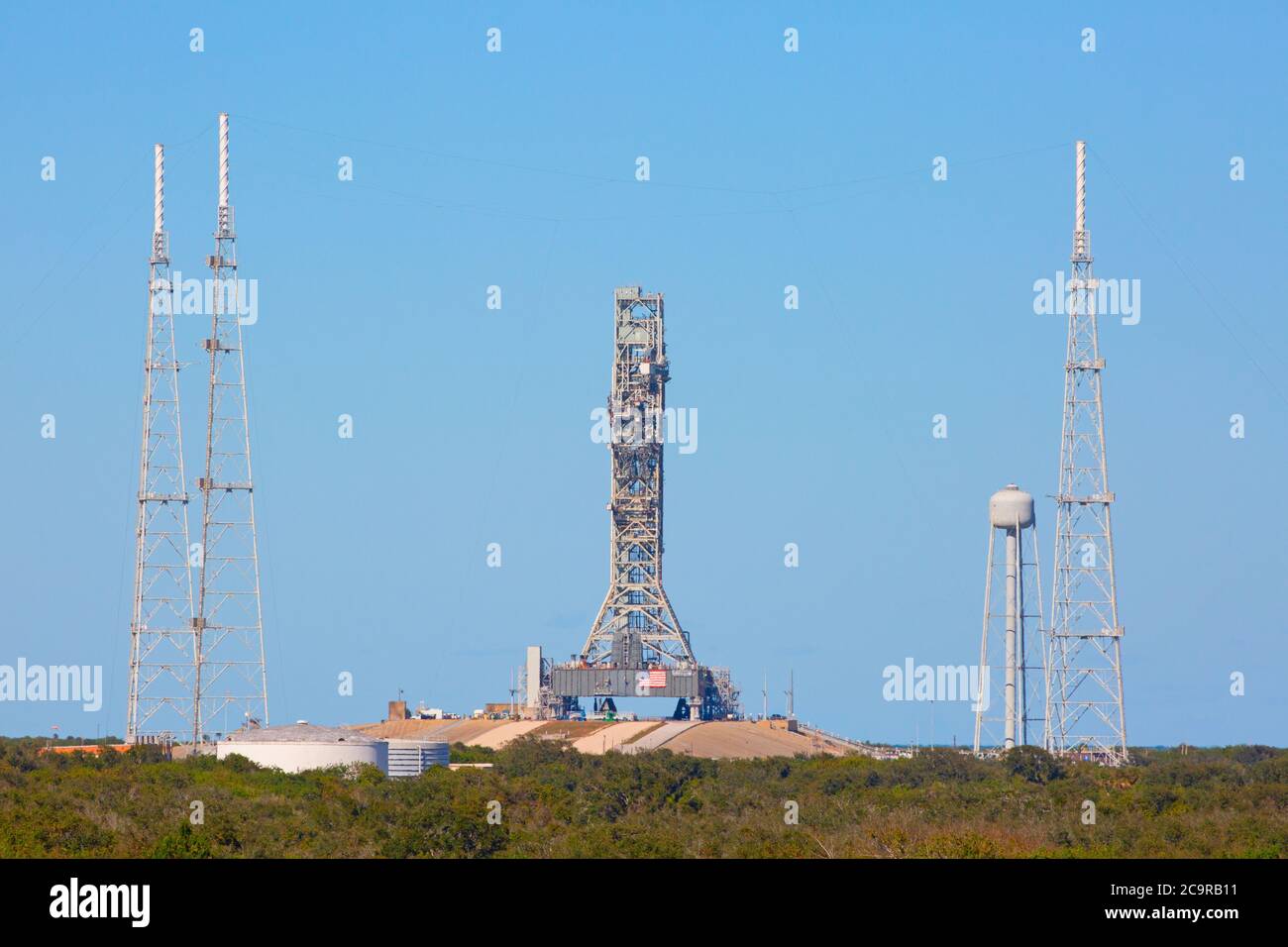 KENNEDY SPACE CENTER, FLORIDA, USA - 2. DEZEMBER 2019: NASA Launch Site LC-39B am Kennedy Space Center. Der LC-39B wird von der NASA für verschiedene Projekte eingesetzt Stockfoto