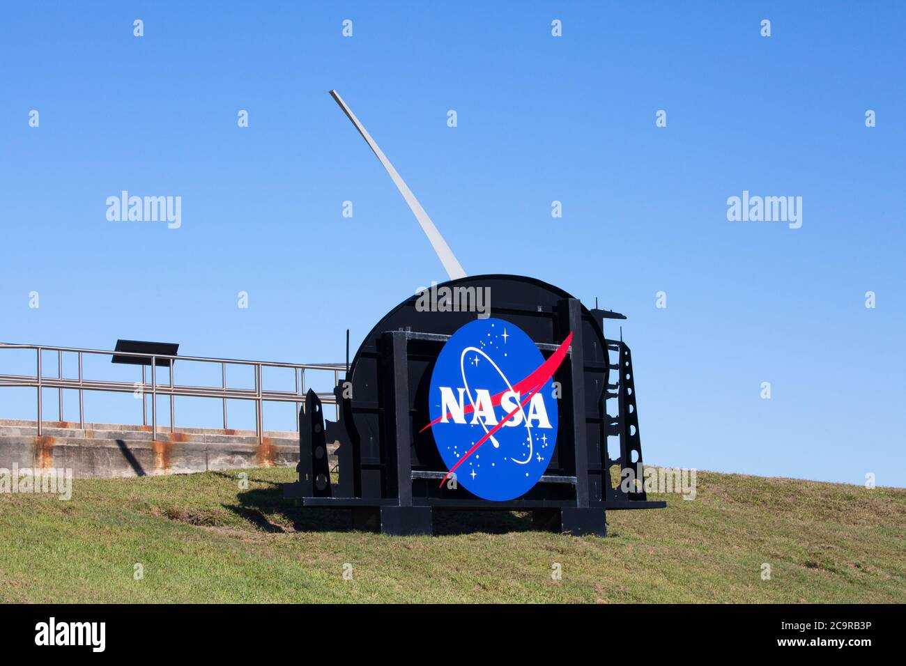 KENNEDY SPACE CENTER, FLORIDA, USA - 2. DEZEMBER 2019: NASA-Überwachungsanlage in der Nähe Startplatz LC-39B am Kennedy Space Center. Der Überwachungscent Stockfoto