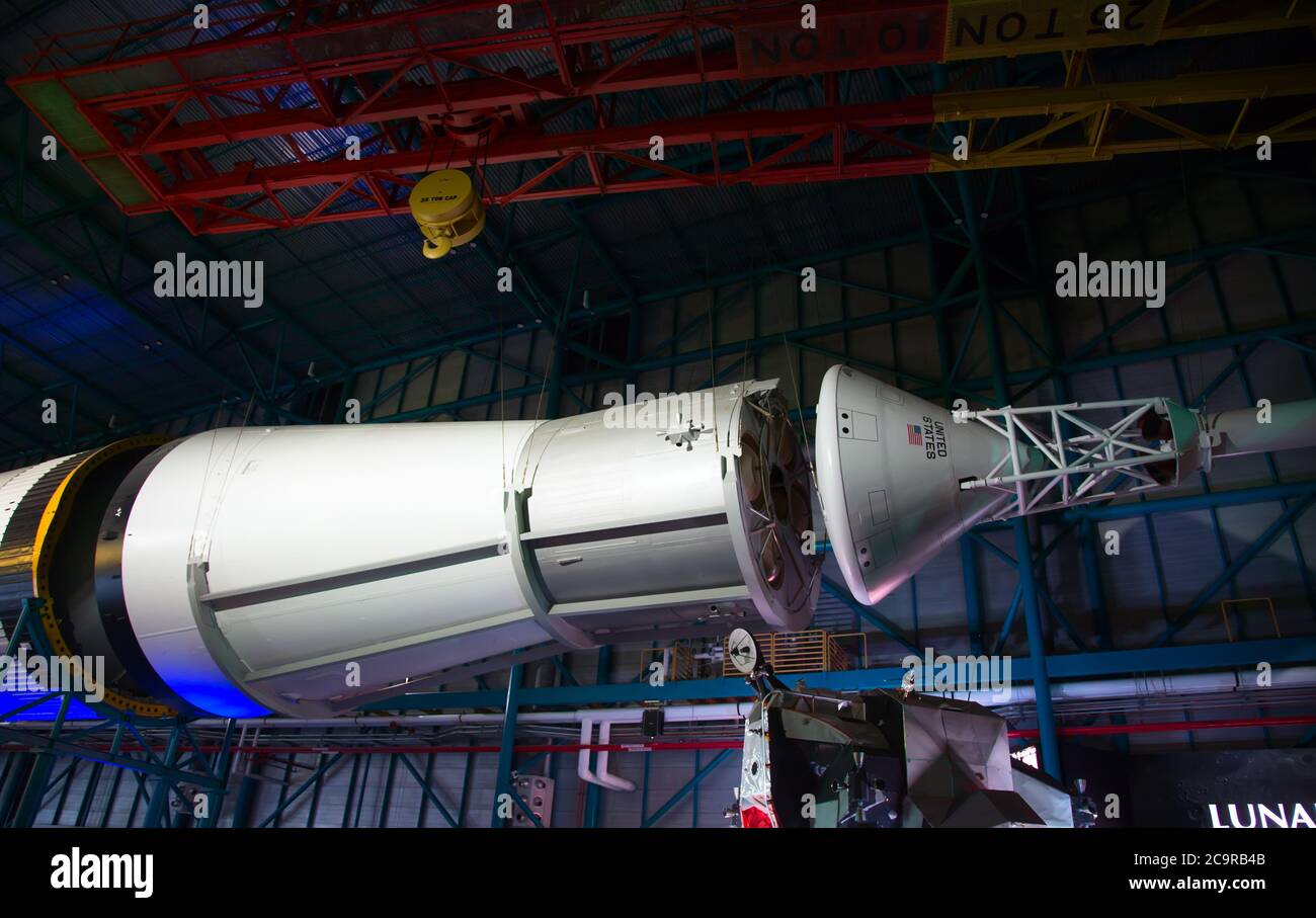 KENNEDY SPACE CENTER, FLORIDA, USA - 2. DEZEMBER 2019: Saturn V / Apollo Ausstellung im Besucherzentrum des Kennedy Space Centers Stockfoto